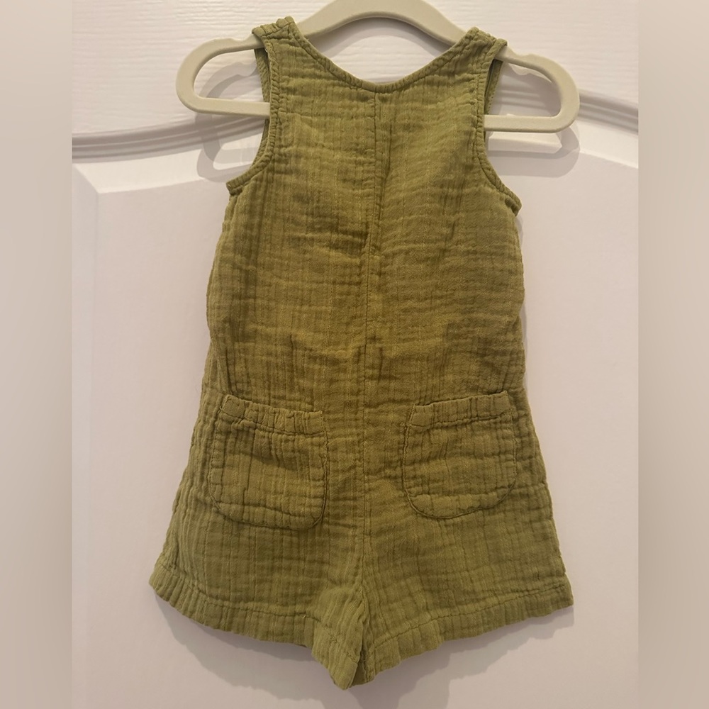 Zara Onesie. Good Condition. Size 12-18 Months.